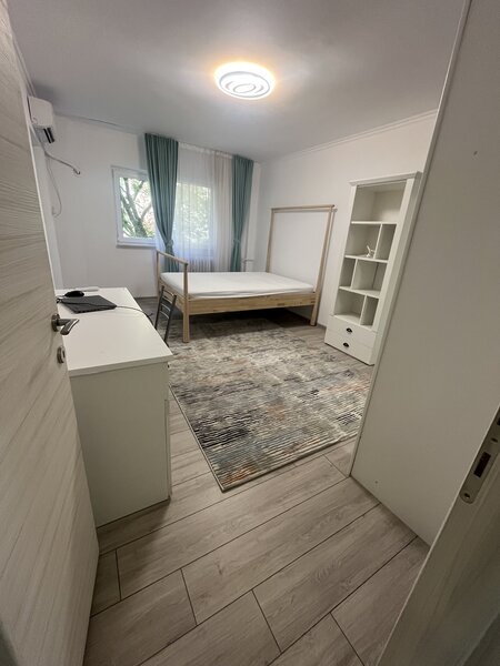 Tineretului Parc, garsoniera renovata recent.