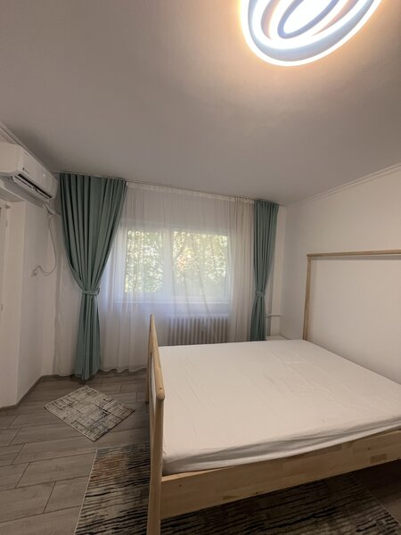 Tineretului Parc, garsoniera renovata recent.